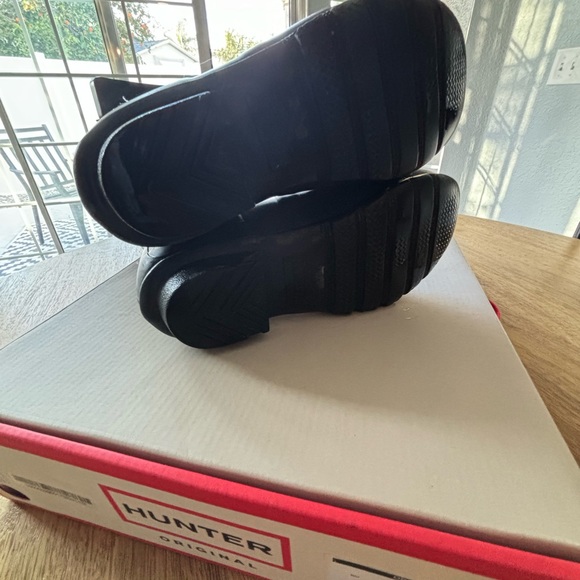 Hunter boots.. Big kids..All black - Picture 2 of 4